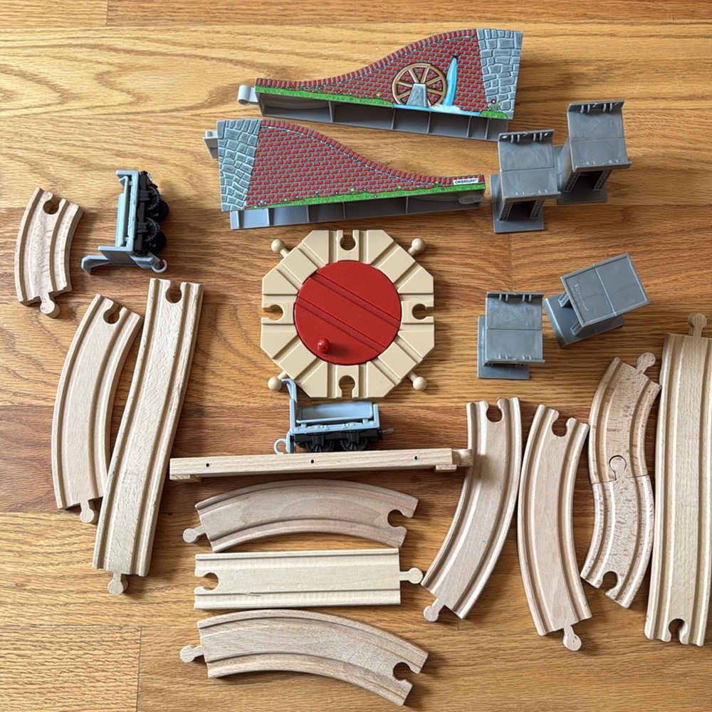 Train Track Set - Picture 2 of 2